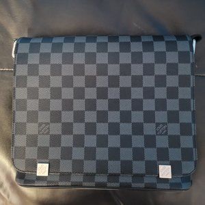Louis Vuitton Damier Graphite District MM